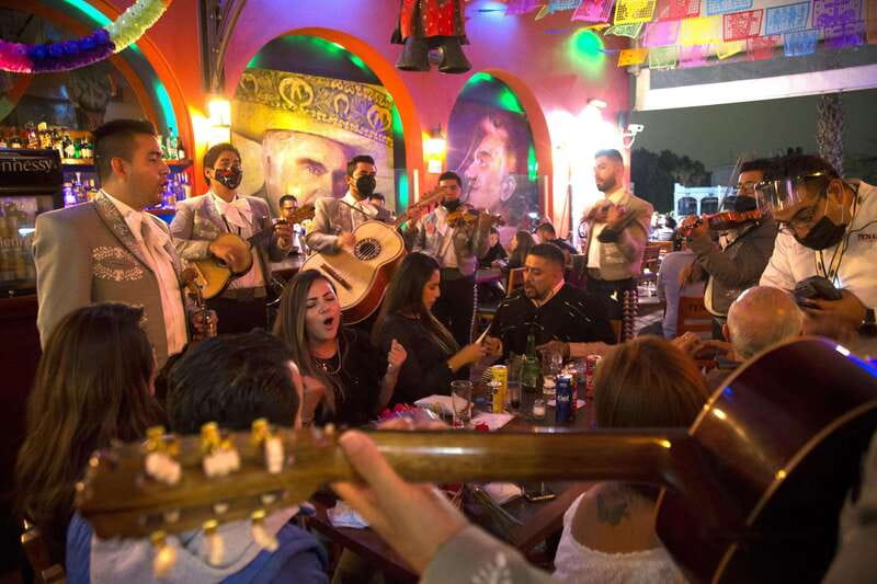 Mexico City: Traditional Mexican Bars of the Historic Center - Starting Point at Reforma 222, Then Into the Historic Center