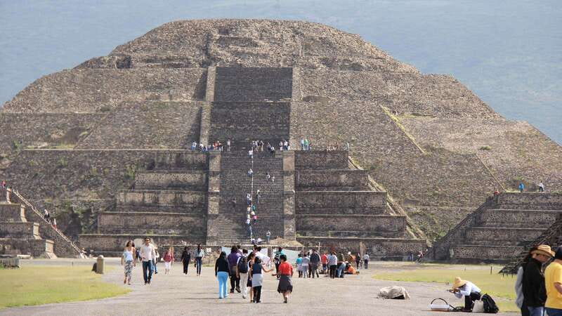 Mexico City: Trip to Teotihuacan Pyramids & Guadalupe Shrine - Lunch at Teotihuacan and the arts and crafts workshop for obsidian souvenirs