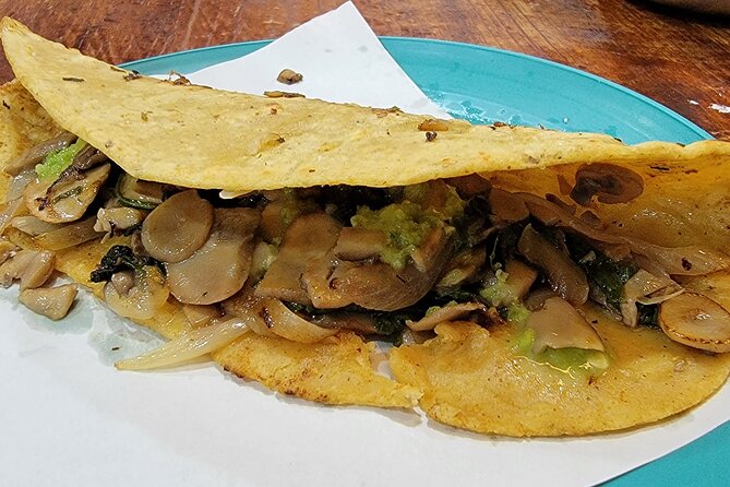 Mexico City Vegan & Veggie Market Explorer plus Cooking Lesson - Zócalo briefing: how to look at the center like a pro