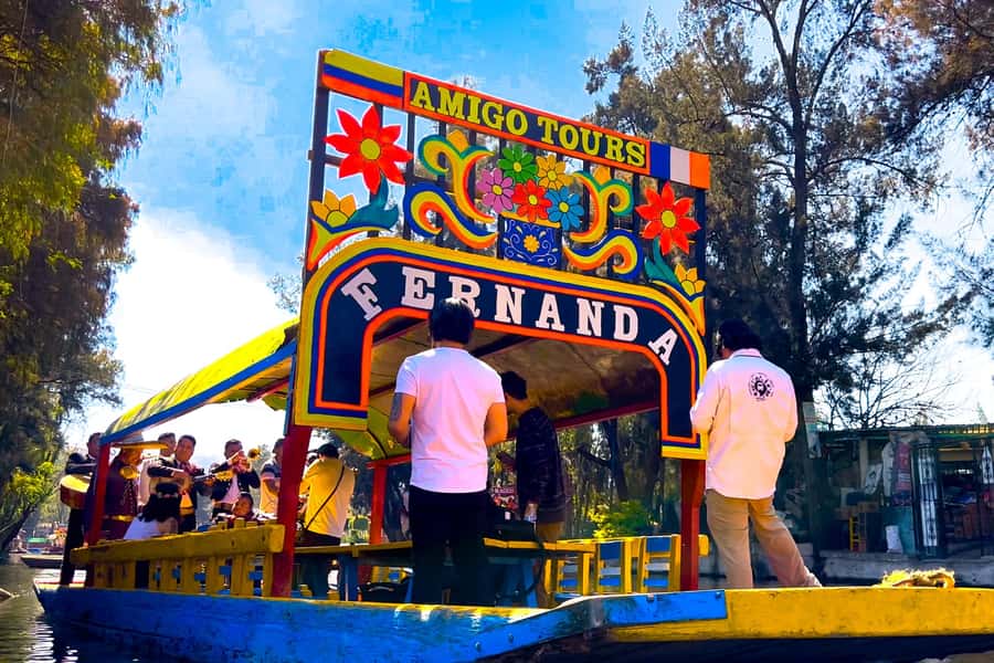 Mexico City: Xochimilco Coyoacan, Frida Kahlo & UNAM Murals - Pickup points, the first rides, and that visitor center stop