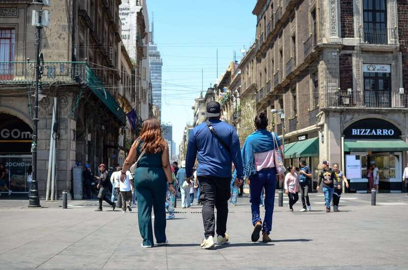 Mexico City: Zocalo Tacos Tour by Michelin-Star Chef Torres - Seven tastings that teach you how tacos actually work