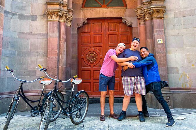 Mexico Off the Beaten Track: Street Food & Bikes — All Inclusive - The Photo Lineup: Angel of Independence and Cibeles Fountain