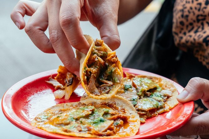 Mexico Private Food Tour With Locals Including 10 Tastings - The final hour in Mexico City: where customization shows up