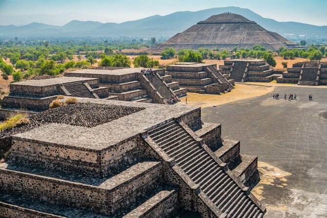 Mexico’s Ancient Wonders: Teotihuacan, Tula & Anthropology Museum - Getting there: comfortable private transport in real Mexico City traffic