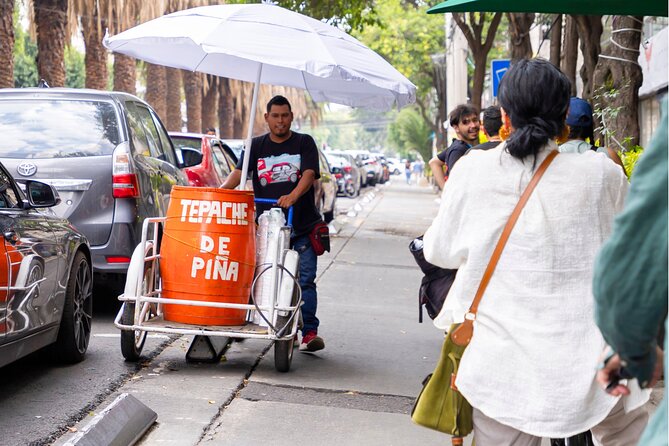 Michelin Taco Bike Tour: Roma Norte & Condesa /All-Inclusive. - Meeting at Av Sonora 164, then getting bikes and helmets sorted