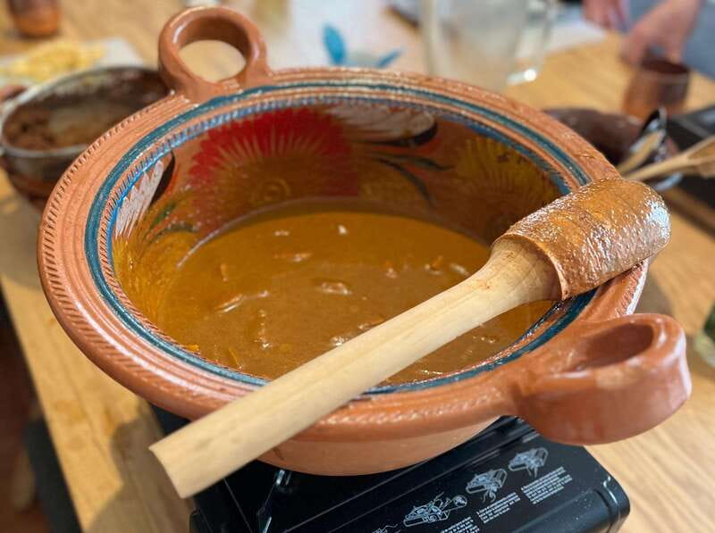 Muchos moles: Multi-variety mole cooking class and feast - Dinner with local dinnerware, plus drinks and email recipes