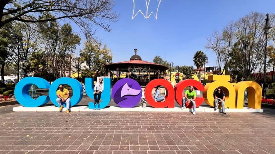 Music and Tequila in Xochimilco visits Coyoacán and CU - Meeting point at Starbucks Fiesta Americana Reforma, then AC comfort