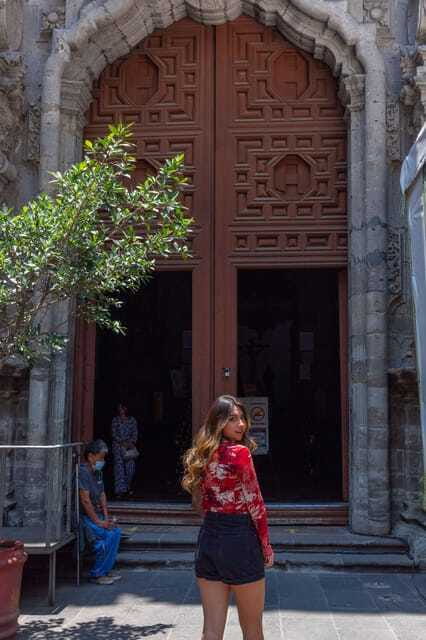 Poetry tour Mexico City - Your guide experience: small group, multilingual, and question-friendly