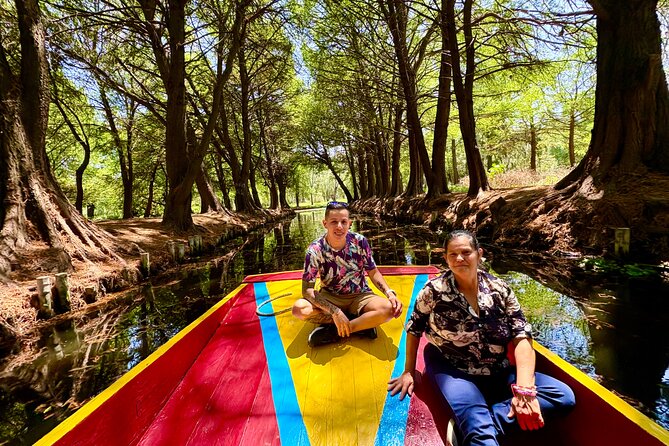 Prehispanic Xochimilco: Market, chinampas, axolotls kids friendly - Mercado de Xochimilco: tlacoyos, corn, cheese, pulque, and snack prep