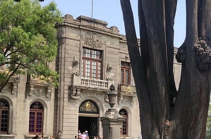 Private and Guided Tour to Chapultepec Castle with Transportation - Alcaraz Area: Gardens, Furniture, and Rooms Tied to Power