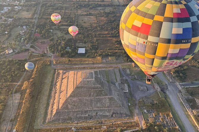 Private Balloon Flight in Teotihuacan with Breakfast in Cavern - Should you book it
