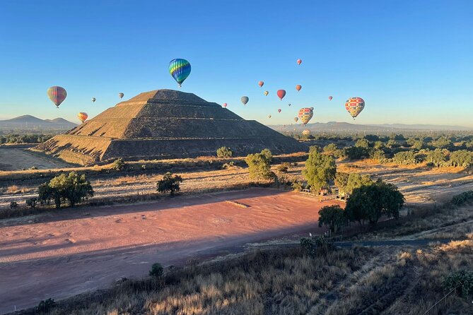 Private Balloon Flight over Teotihuacan plus Breakfast and Entry - Breakfast in the cavern: comfort food after a cold start