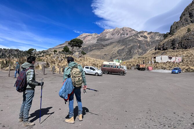 Private Hike next to volcano at 14800 ft. from Mexico city - The drive to La Joya, and why that dirt road matters