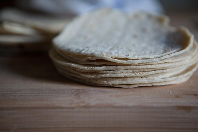 Private Home Cooking Experience in Mexico City with Alex and Ale - Meet Alex and Alejandra, Then Start with Salsa Work