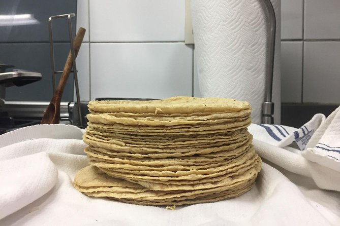 Private Mexican Cooking Class with Gastronomic Historian, Lucia - Hands-on choice or live demonstration: how the class pacing works