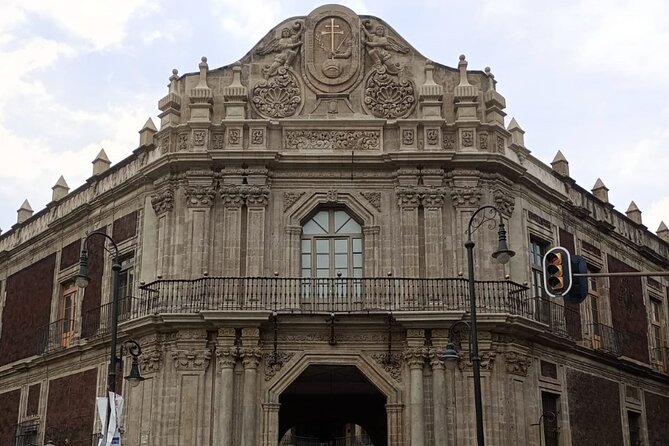Private Mexico City Pedestrian Tour - Stop 4: Calle Madero, a pedestrian walk built for photos and contrasts