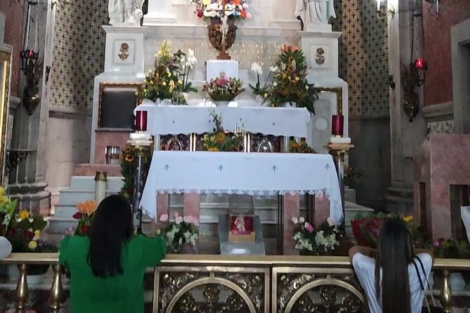 Private Tour Basilica of Guadalupe with Transportation - First Stop at Av. Paseo de la Reforma: Quick Start and Water
