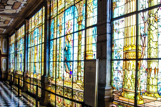 PRIVATE Tour Chapultepec Castle - How the meeting point at Estela de Luz sets you up for an easy start
