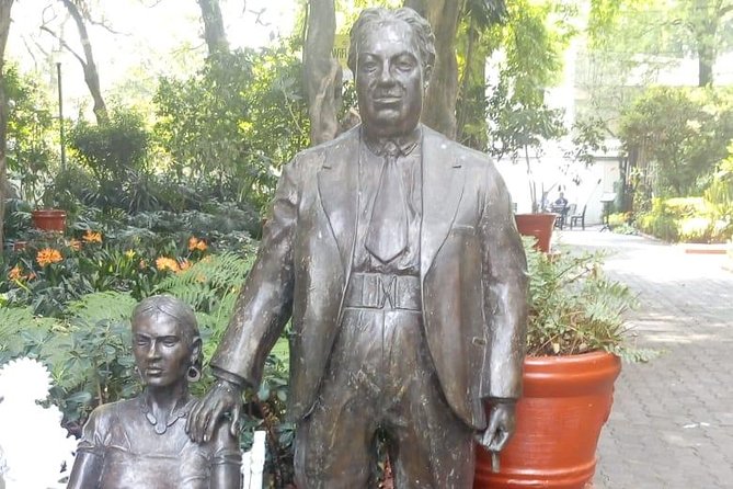 Private Tour Coyoacan & Frida Kahlo's Neighbourhood - Best Rated - Capilla de la Conchita and Parroquia San Juan Bautista: Where Art Meets Daily Life