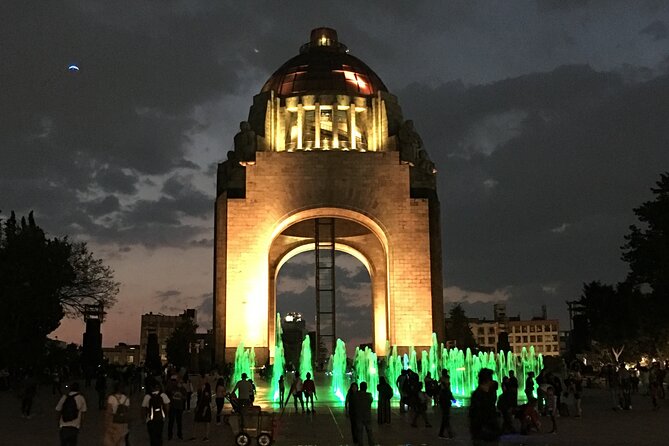 PRIVATE Tour Downtown & Anthropology Museum & Chapultepec Castle - Angel de la Independencia and the Reforma Avenue Photo Run