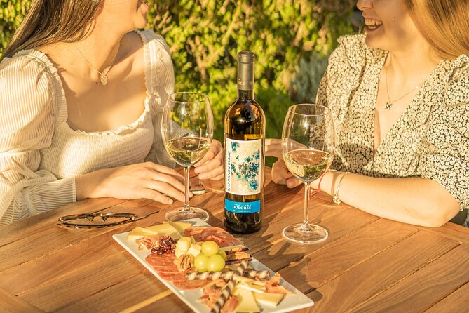 Private tour Freixenet Winery & Peña de Bernal - Wine and tapas tasting: planning for 18+ and pacing your group