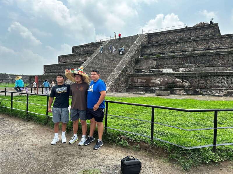 PRIVATE TOUR IN TEOTIHUACAN AND GUADALUPE BASILICA - Food Tasting, Optional Pre-Colombian Meal, and Shopping Breaks