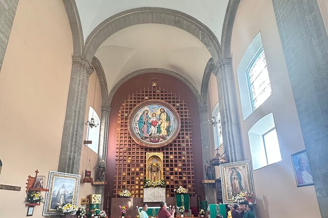 Private tour of the basilica of Guadalupe with Guadalupano museum - First Basilica and the long timeline of devotion