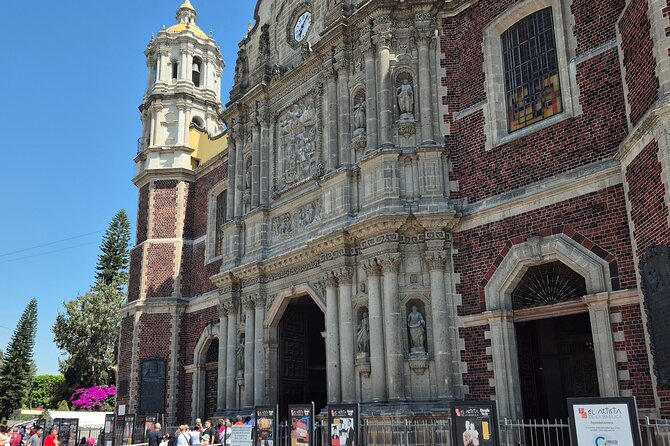 Private Tour Pyramids of Teotihuacán and Guadalupe Basilica up to 4 people - Teotihuacán’s main pyramids in one focused visit