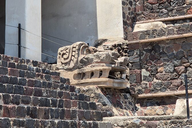 Private Tour Pyramids of Teotihuacán and Guadalupe Basilica up to 4 people - The guide talk that turns ruins into a story