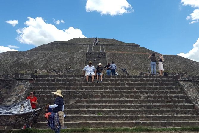Private Tour: Teotihuacan and Guadalupe Shrine - Lunch option: what to do with the fact that it can vary