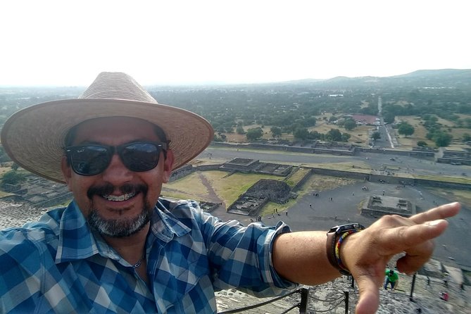 Private Tour: Teotihuacan & Xochimilco in one day - Stop 2: Xochimilco canals on a trajinera boat ride
