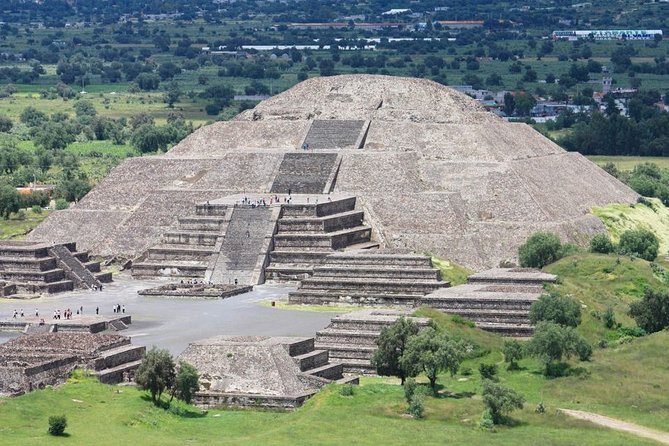 Private Tour to the Pyramids of Teotihuacán from CDMX from 1 to 4 people - Private, door-to-door Teotihuacán for 1 to 4 people