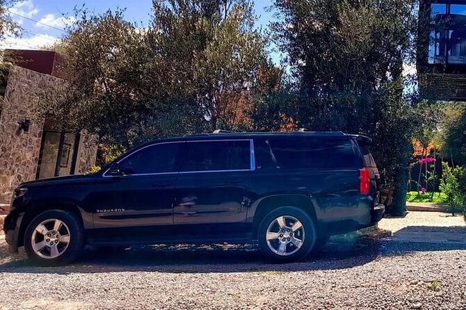Private Transfer from the Airport to Hotels in Mexico City - The ride experience: air conditioning, luggage, and a calmer start