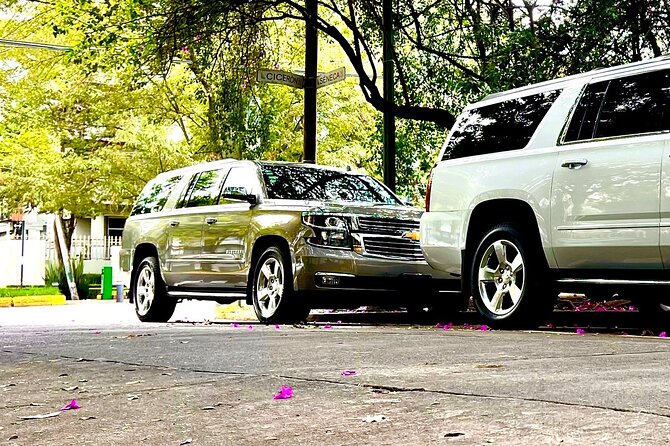 Private Transportation Mexico Airport to Hotels in CDMX - Ride Comfort Details: Water, Snacks, Wet Towels, and Clean SUVs