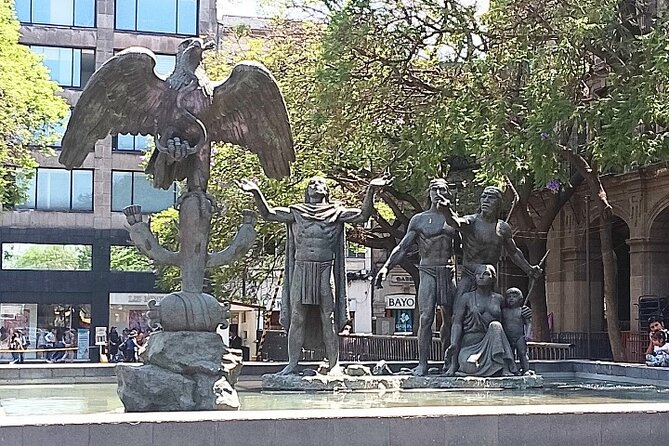 Private walk CDMX Historic Center + Museums + Tacos + Metro - Stop 3, Hemiciclo a Juárez and the First Indigenous President Detail