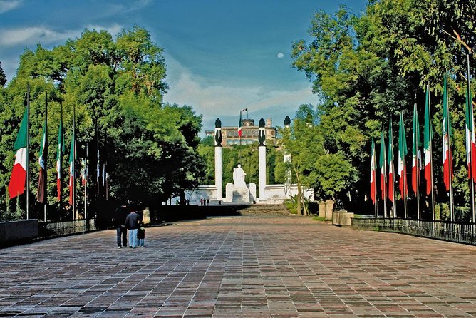 Private Walking Tour Anthropology Museum & Chapultepec Castle - Starting at Museo Nacional de Antropología, where the guide saves you time