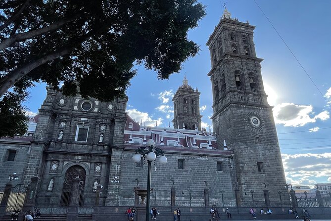 Puebla, Cholula & Tonantzintla Day Tour - Guides and group size: what “included” really means in your day