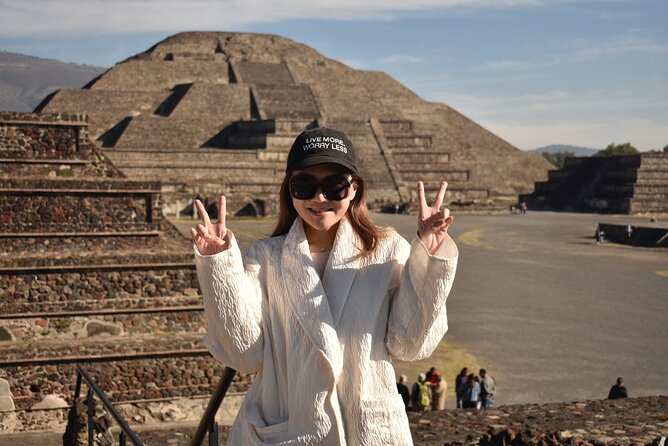 Pyramids of Teotihuacan and restaurant la Gruta (Original) - Tequila tasting and the Artesanías el Quetzal rest-room break