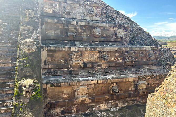 Pyramids of Teotihuacan and restaurant la Gruta (Original) - Walking, stairs, sun, and what to pack