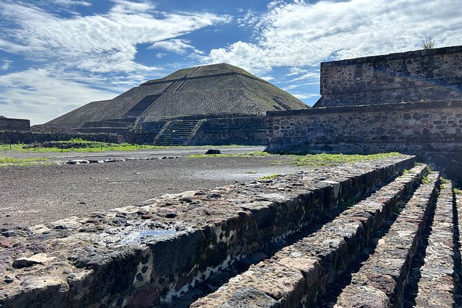 Pyramids of Teotihuacan Dawn (Tequila and Mezcal Tasting) - Key highlights at a glance