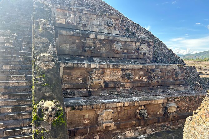 Pyramids of Teotihuacan Dawn (Tequila and Mezcal Tasting) - The Pyramid of the Sun and why the tour saves the weight