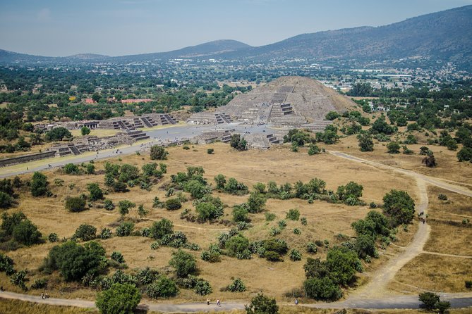 Pyramids of Teotihuacan, Guadalupe Shrine & Tlatelolco Tour - Included tequila tasting: enjoyable break, watch the upsell pressure