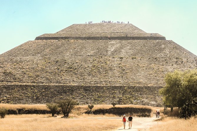 Pyramids of Teotihuacan, Guadalupe Shrine & Tlatelolco Tour - Tlatelolco and the Plaza of the Three Cultures in a quick 25 minutes