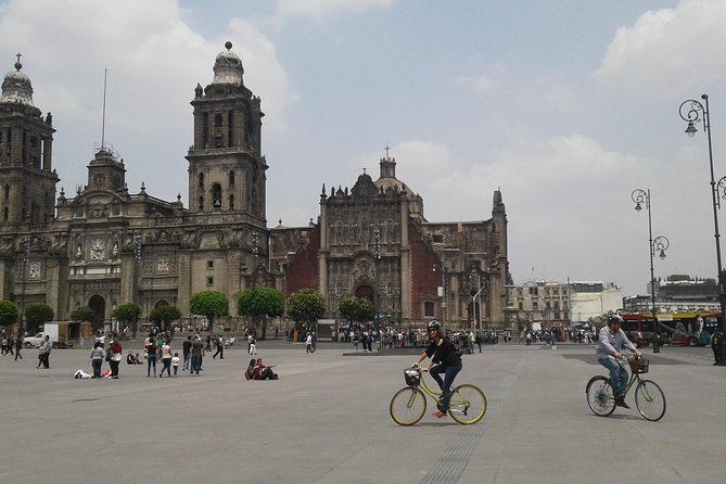 Ride Mexico City Historic Center, highlights w/ taco stop - Stop 4: Centro Historico and the Zocalo, your orientation in motion