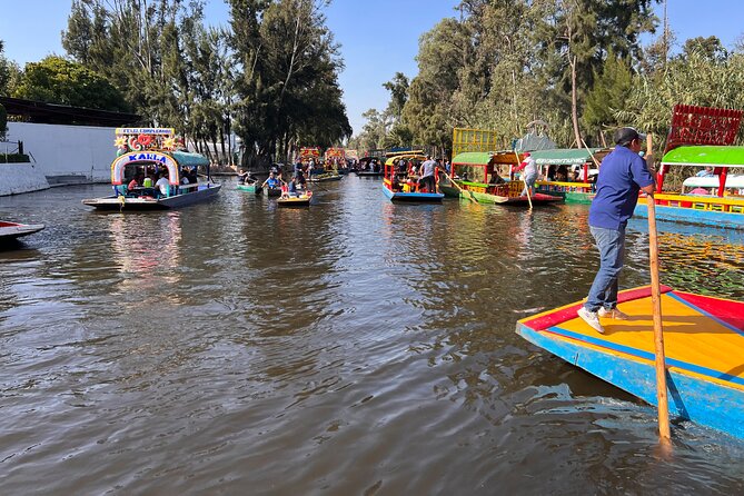 Riding Boats +Warm Mex Food+ Frida Kahlo's neighborhood (private) - Coyoacán: Frida Kahlo neighborhood without the rush