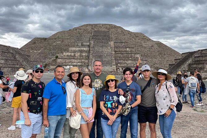 Small group: Teotihuacan, Basilica of Guadalupe and Tlatelolco - San Juan Teotihuacan: craft workshop, drink tasting, and your meal window