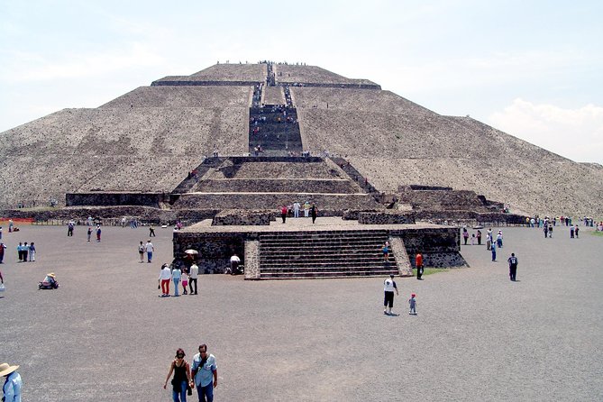 Small Group: Teotihuacan Pyramids and Shrine of Guadalupe with Lunch - Teotihuacan plus the Basilica of Guadalupe, one tightly packed plan