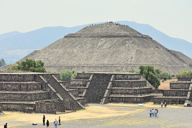 Small Group: Teotihuacan Pyramids and Shrine of Guadalupe with Lunch - Basilica of Our Lady of Guadalupe museum stop: a quieter reset