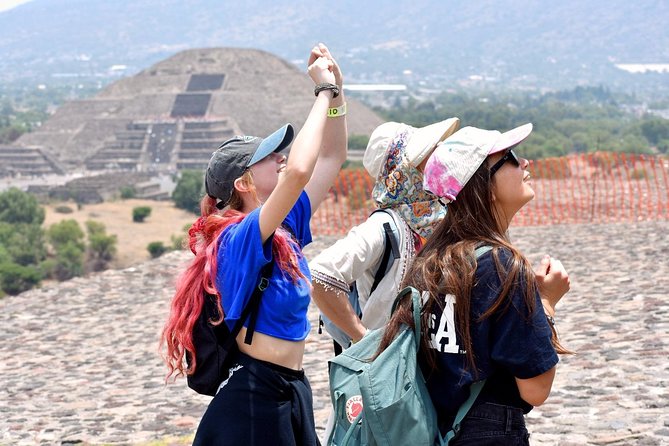 Small VIP Group: Teotihuacan Pyramids and Shrine of Guadalupe with lunch - Shrine of Guadalupe and the Tres Culturas Plaza stop
