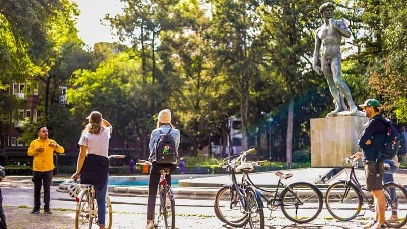 🟢Street Food Bike Tour Mexico City🟢 - The 9 a.m. start in Condesa: a friendly kickoff bite